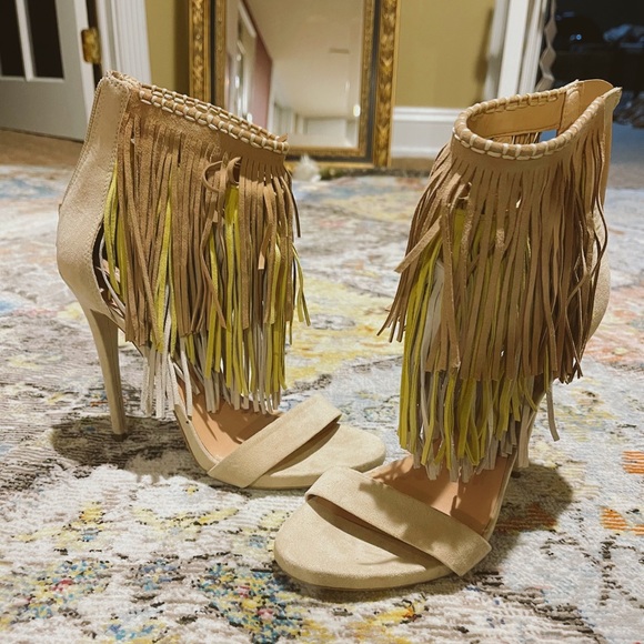 ALDO Fringe Heels - Picture 4 of 5